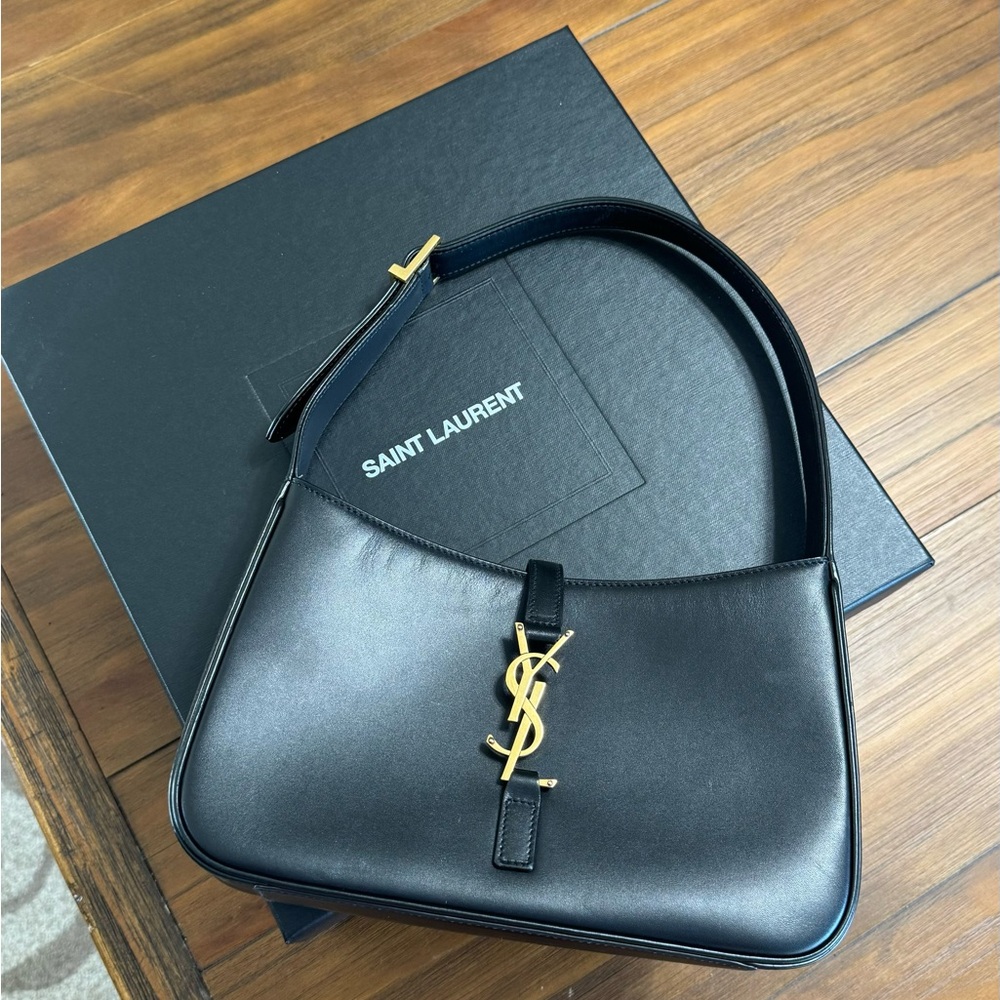YSL Le 5 à 7 Leather Hobo (standard size)